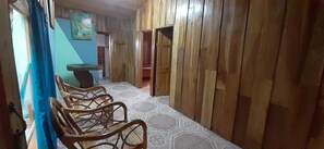 Traditional-Doppelzimmer, 1 Schlafzimmer, Gemeinschaftsbad | Individuell dekoriert, individuell eingerichtet, kostenloses WLAN