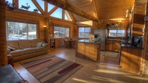 Main Log Home | Living area | Flat-screen TV - Butte's Bethel Farm B&B (Palmer)