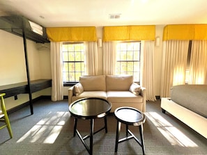 1 bedroom, Egyptian cotton sheets, premium bedding, down duvets