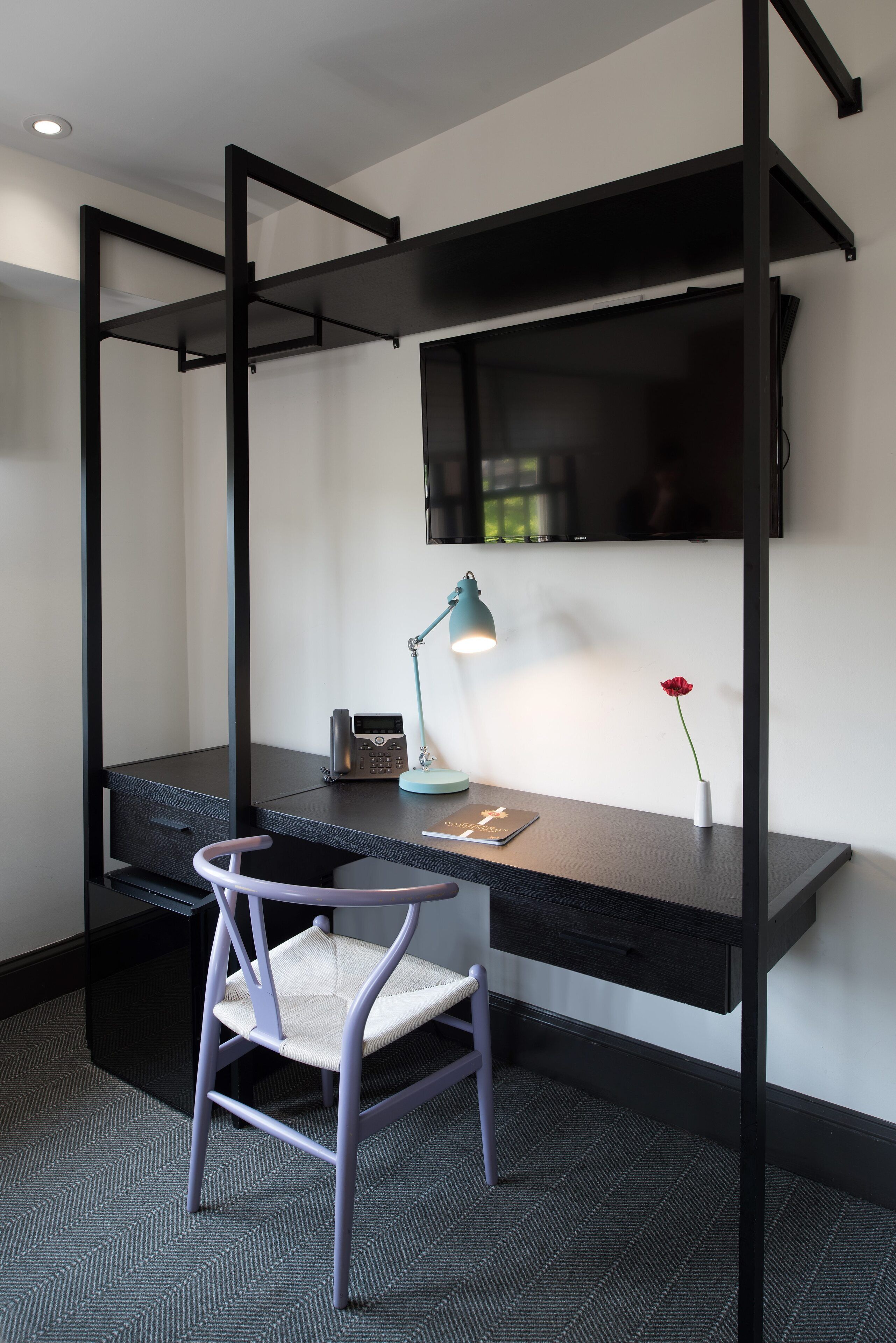 the poppy queen | 1 bedroom, egyptian cotton sheets, premium bedding, down duvets