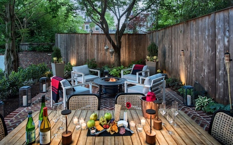 The Poppy King Premium with Tub and Personal Patio | View from room
