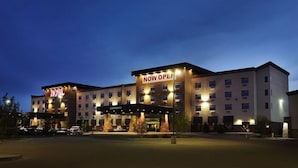 Exterior - Chateau Nova Yellowhead (Edmonton)