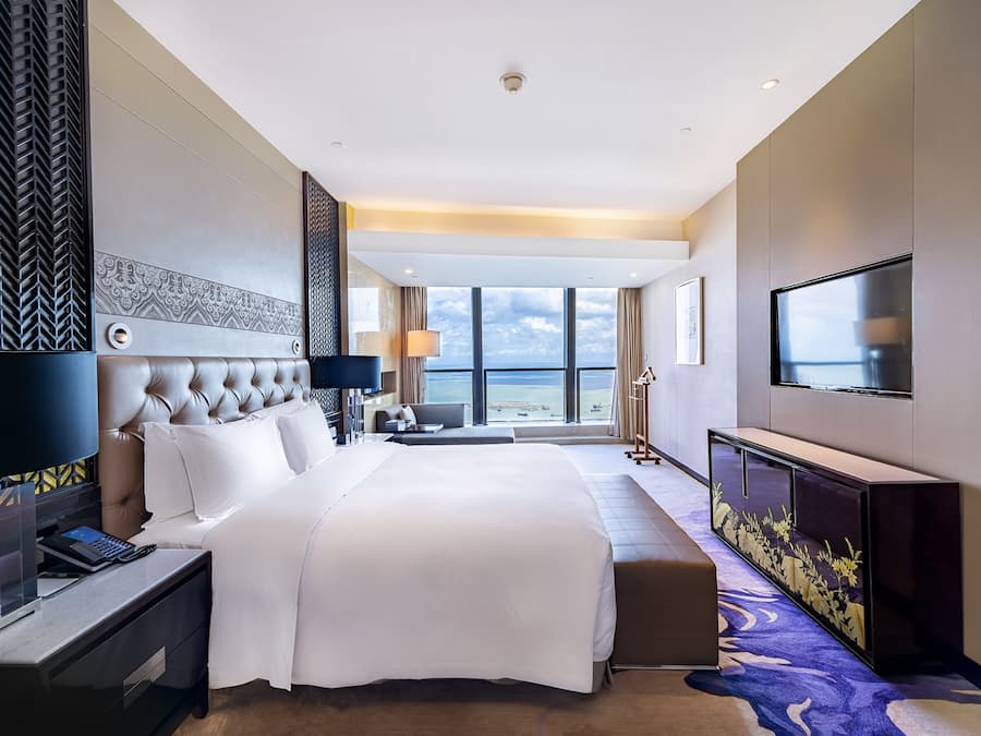 Suíte, 1 cama King, vista para o oceano (Lounge Access) | Roupas de cama premium, edredons de pluma, frigobar, cofres nos quartos