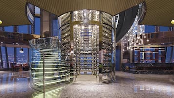 3 restaurants, breakfast, lunch, dinner served; Chinese cuisine