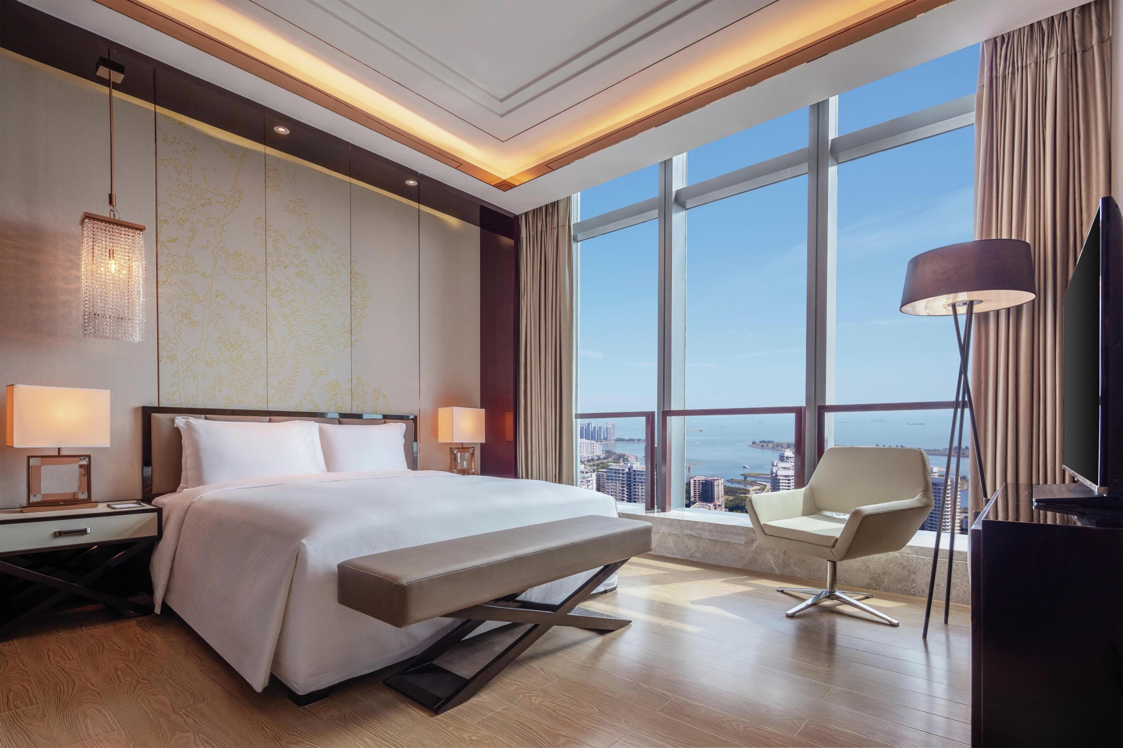 King One Bedroom Premium Apartment | Premium bedding, down comforters, minibar, in-room safe