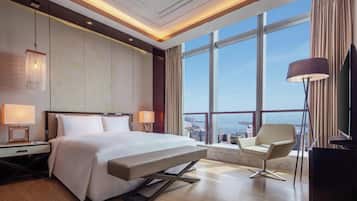 King One Bedroom Premium Apartment | Premium bedding, down comforters, minibar, in-room safe