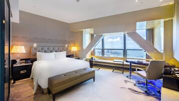 Deluxe Room, 1 King Bed, Ocean View