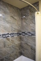Secador de pelo, toallas