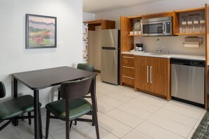 Suite, 1 Bedroom, Non Smoking | Private kitchen | Full-size fridge, microwave, dishwasher, coffee/tea maker - Home2 Suites by Hilton Denver Highlands Ranch (Littleton)
