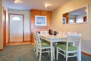 In-room dining - Ocean Pines Resort (Kitty Hawk)