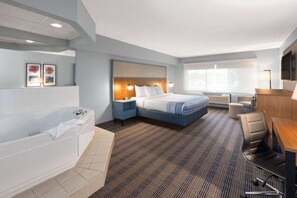 Suite estudio, 1 cama King size, para no fumadores (Second Floor) | Escritorio, insonorización, tabla de planchar con plancha y cunas