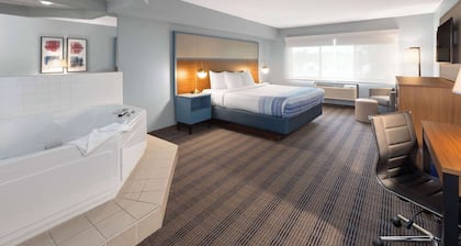 AmericInn by Wyndham North Branch