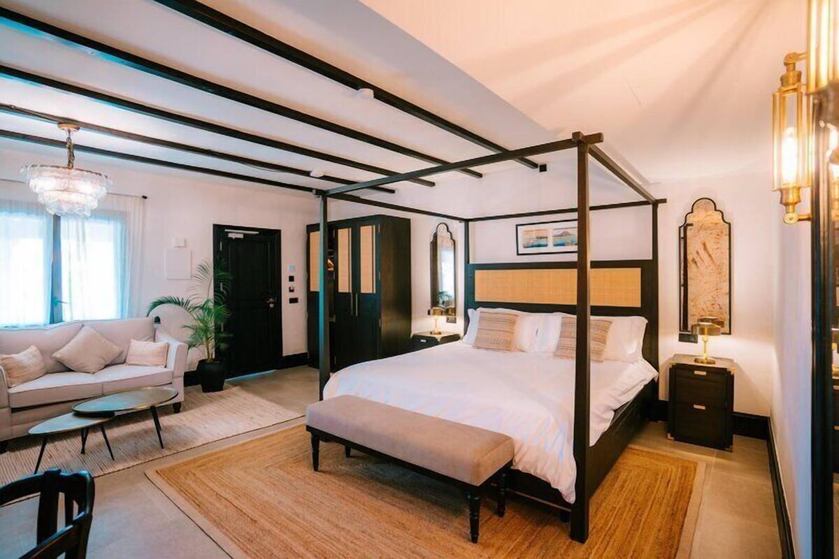 Superior Suite, 1 King Bed, Terrace | Egyptian cotton sheets, premium bedding, down comforters