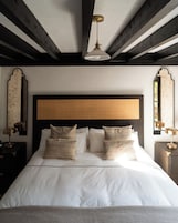Deluxe Double Room | Egyptian cotton sheets, premium bedding, down comforters