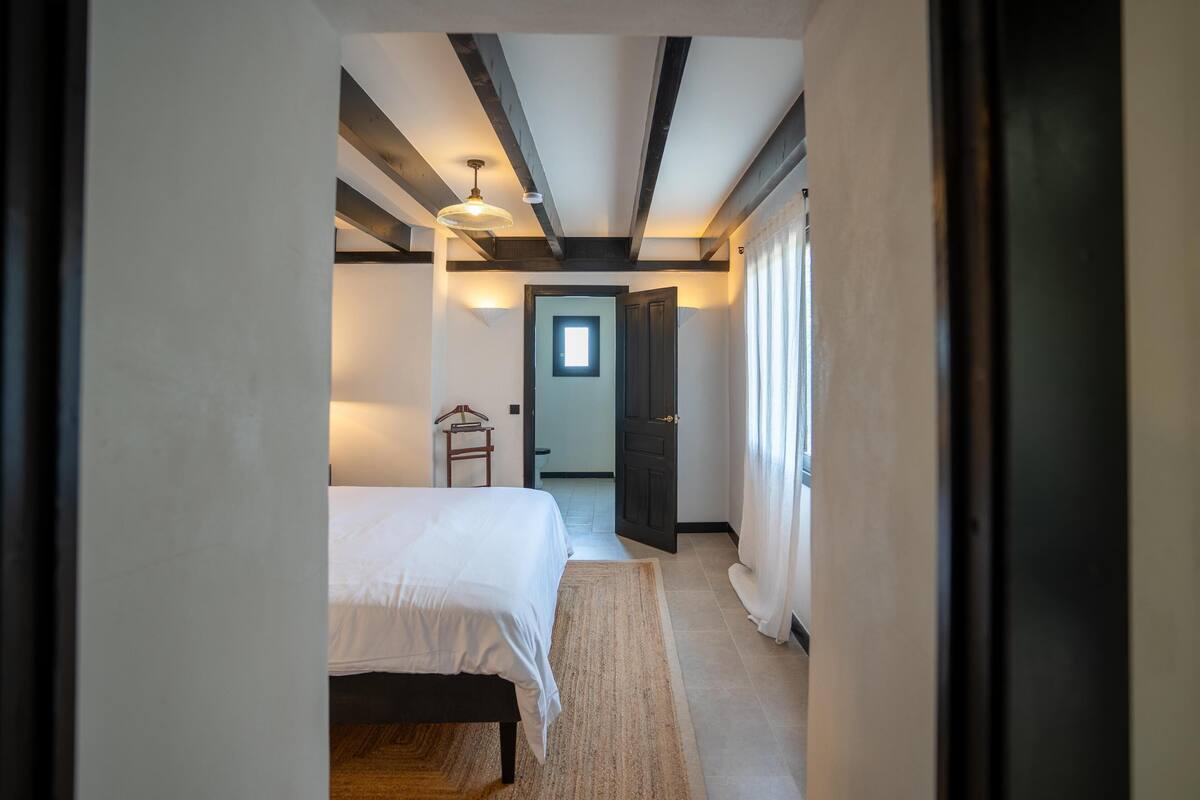 premier suite, 1 king bed, terrace | 1 bedroom, egyptian cotton sheets, premium bedding, down duvets