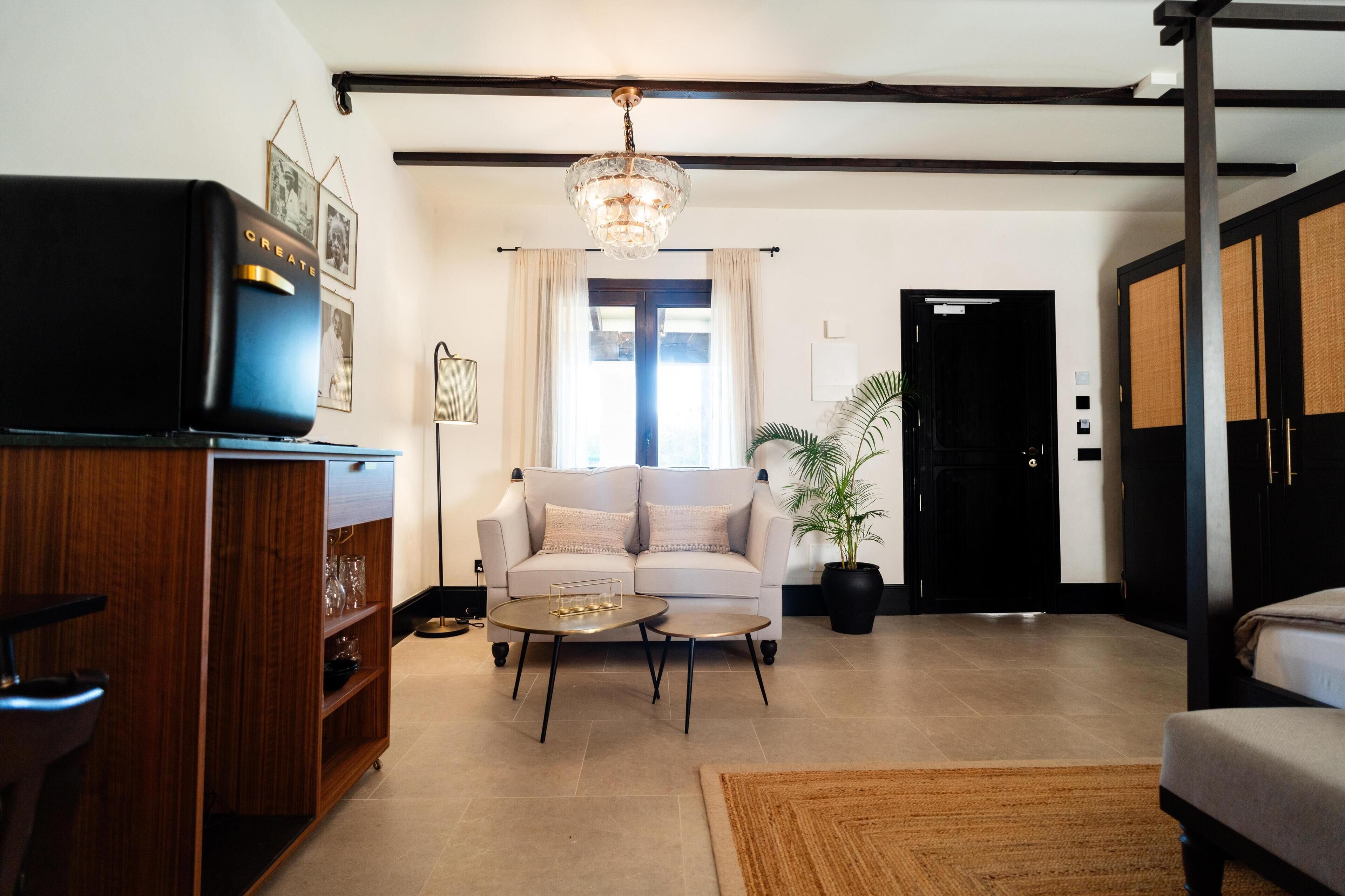 superior suite, 1 king bed, terrace | 1 bedroom, egyptian cotton sheets, premium bedding, down duvets