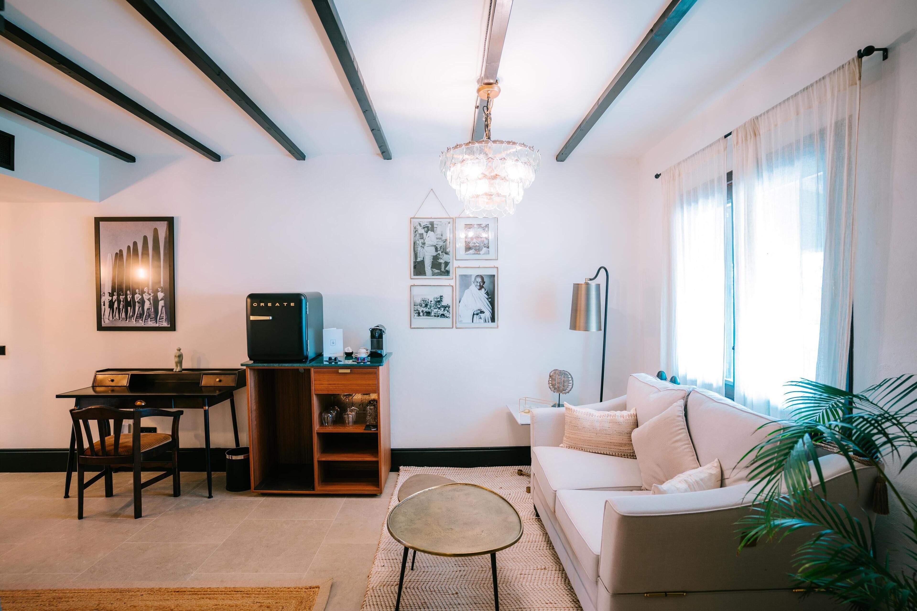 superior suite, 1 king bed, terrace | 1 bedroom, egyptian cotton sheets, premium bedding, down duvets