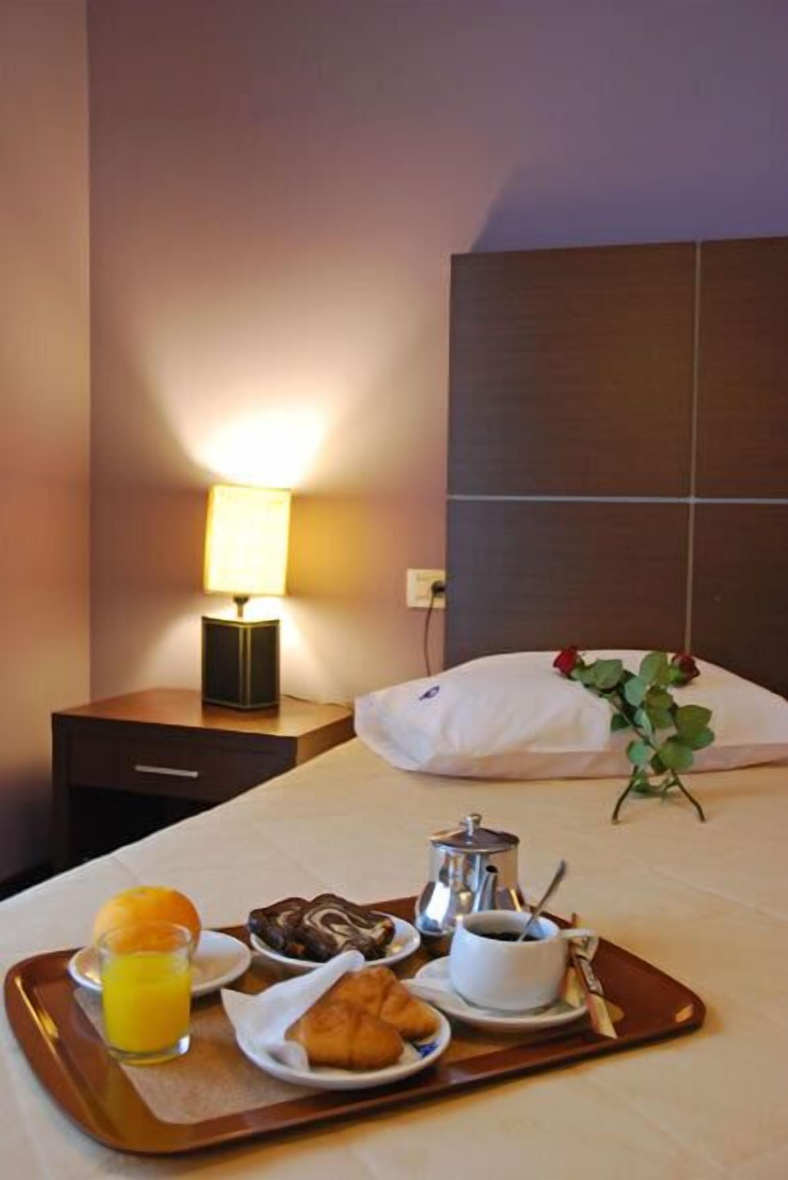 room service – dining