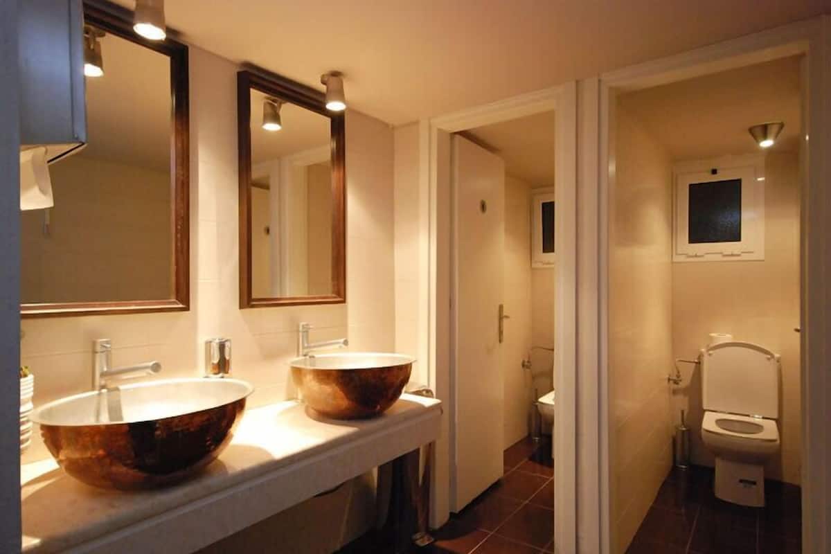 shower, free toiletries, hair dryer, bathrobes