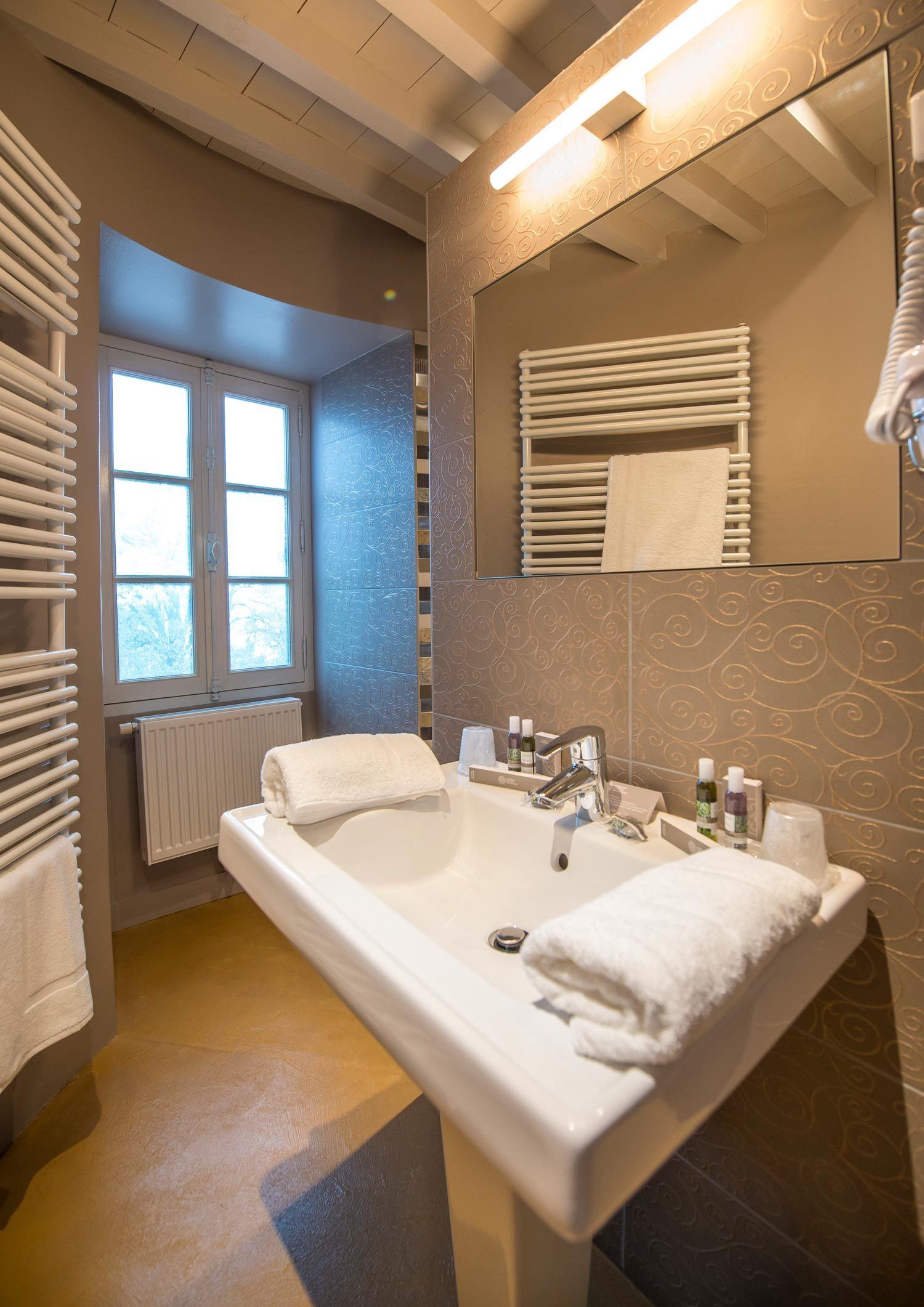 comfort room | bathroom sink