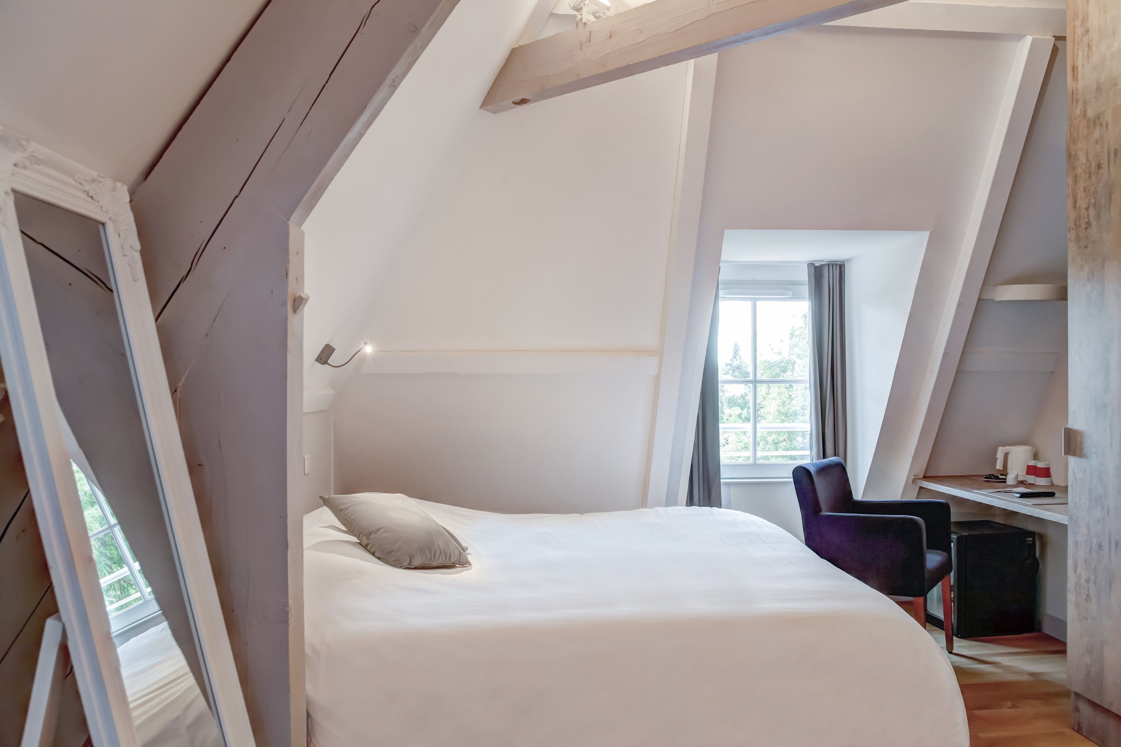 minibar, in-room safe, desk, soundproofing