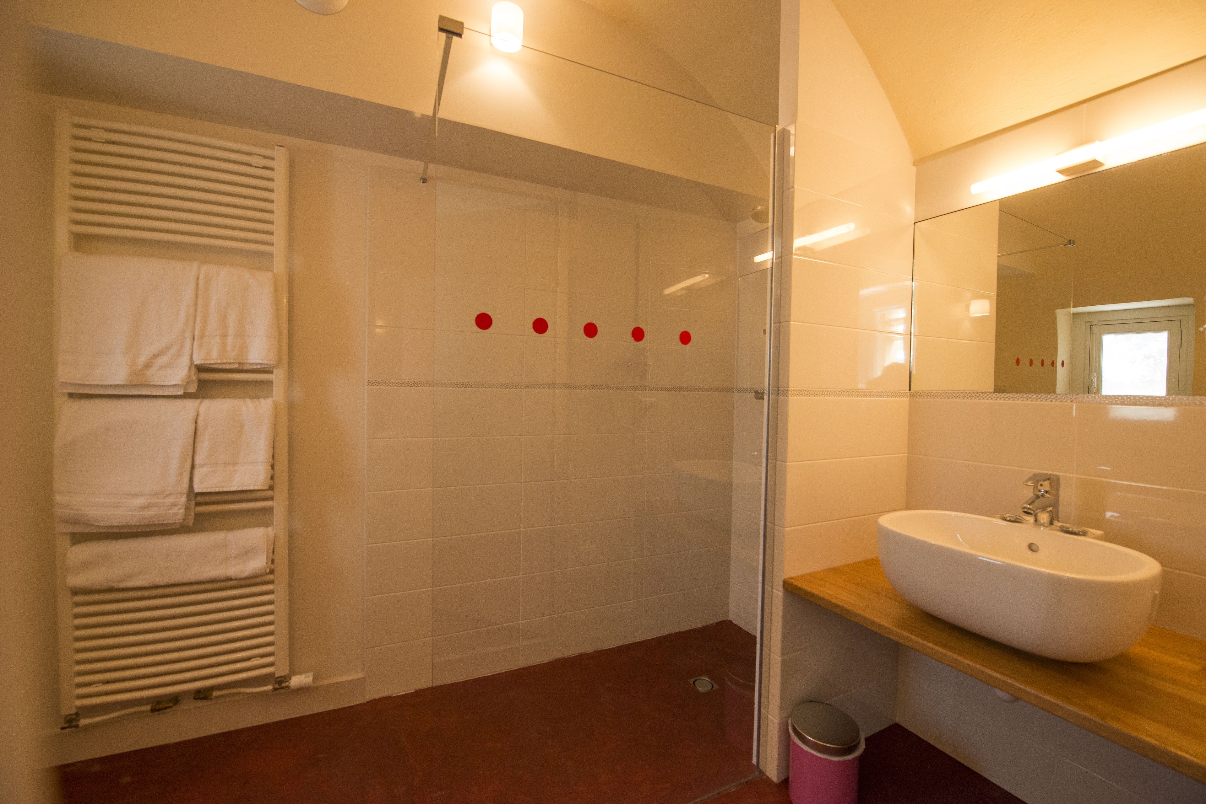 traditional room (tradition) | minibar, in-room safe, desk, soundproofing