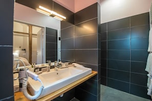 Chambre (Privilege) | Lavabo de la salle de bain