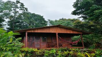 Bungalow, 1 parisänky, patio (2 adultos ) | 1 makuuhuone, ilmainen Wi-Fi