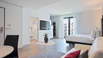 Hypo-allergenic bedding, free minibar, in-room safe, desk