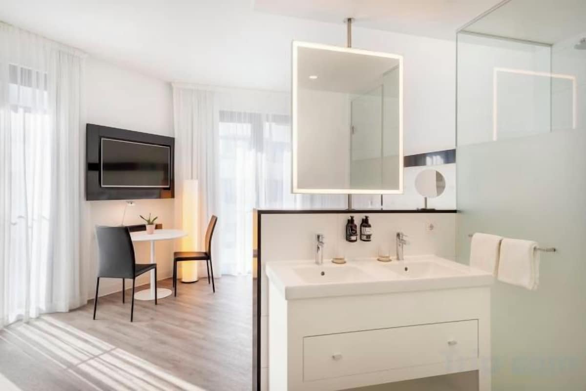 Bathroom | Free toiletries, hair dryer, towels, soap