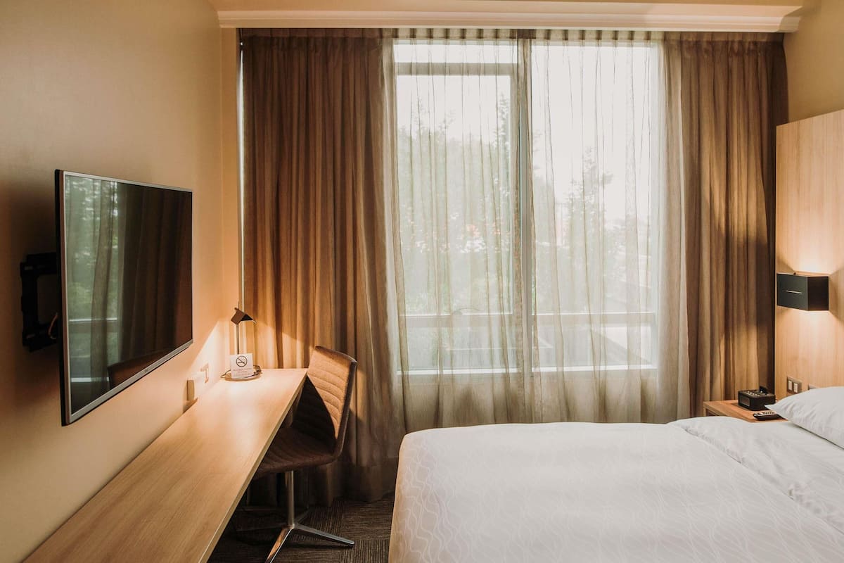 Superior Room, 1 King Bed