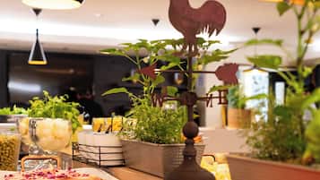 Breakfast, lunch and dinner served