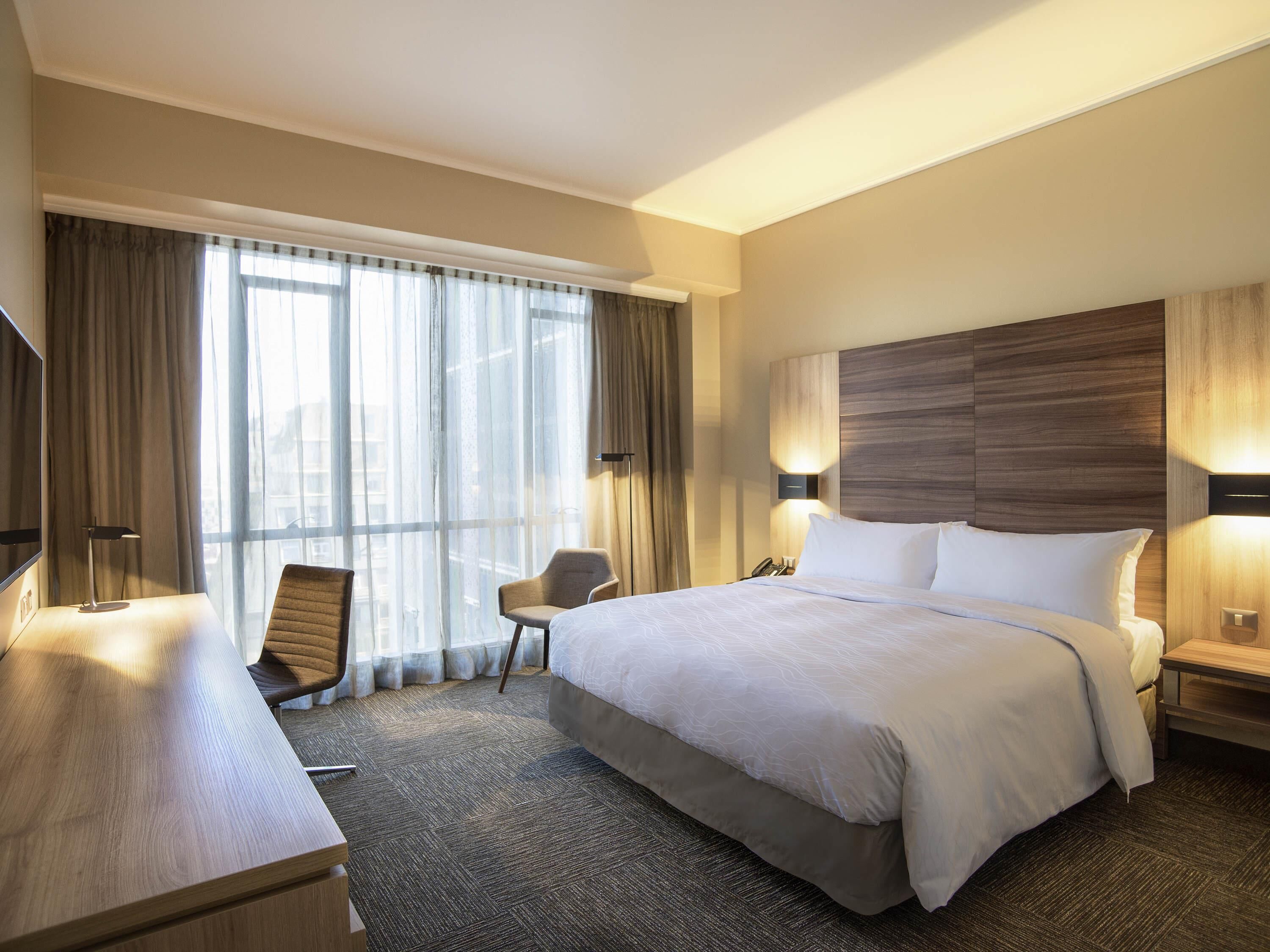 Minibar, in-room safe, desk, laptop workspace