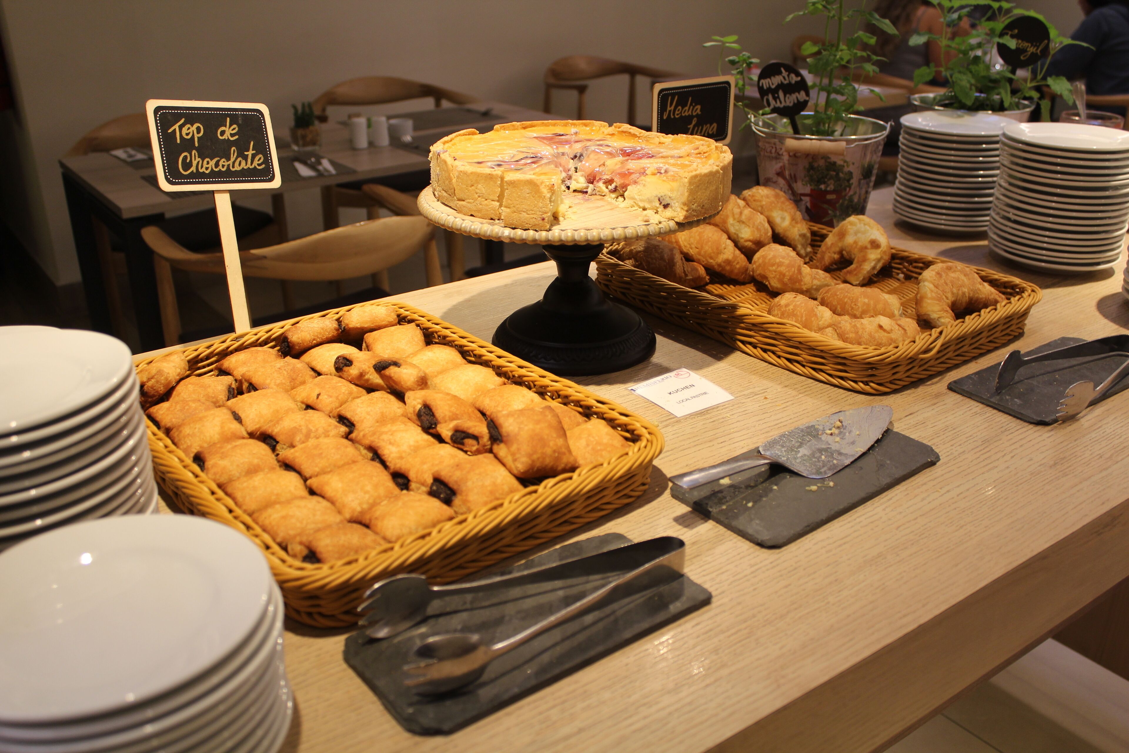 daily buffet breakfast (usd 19 per person)
