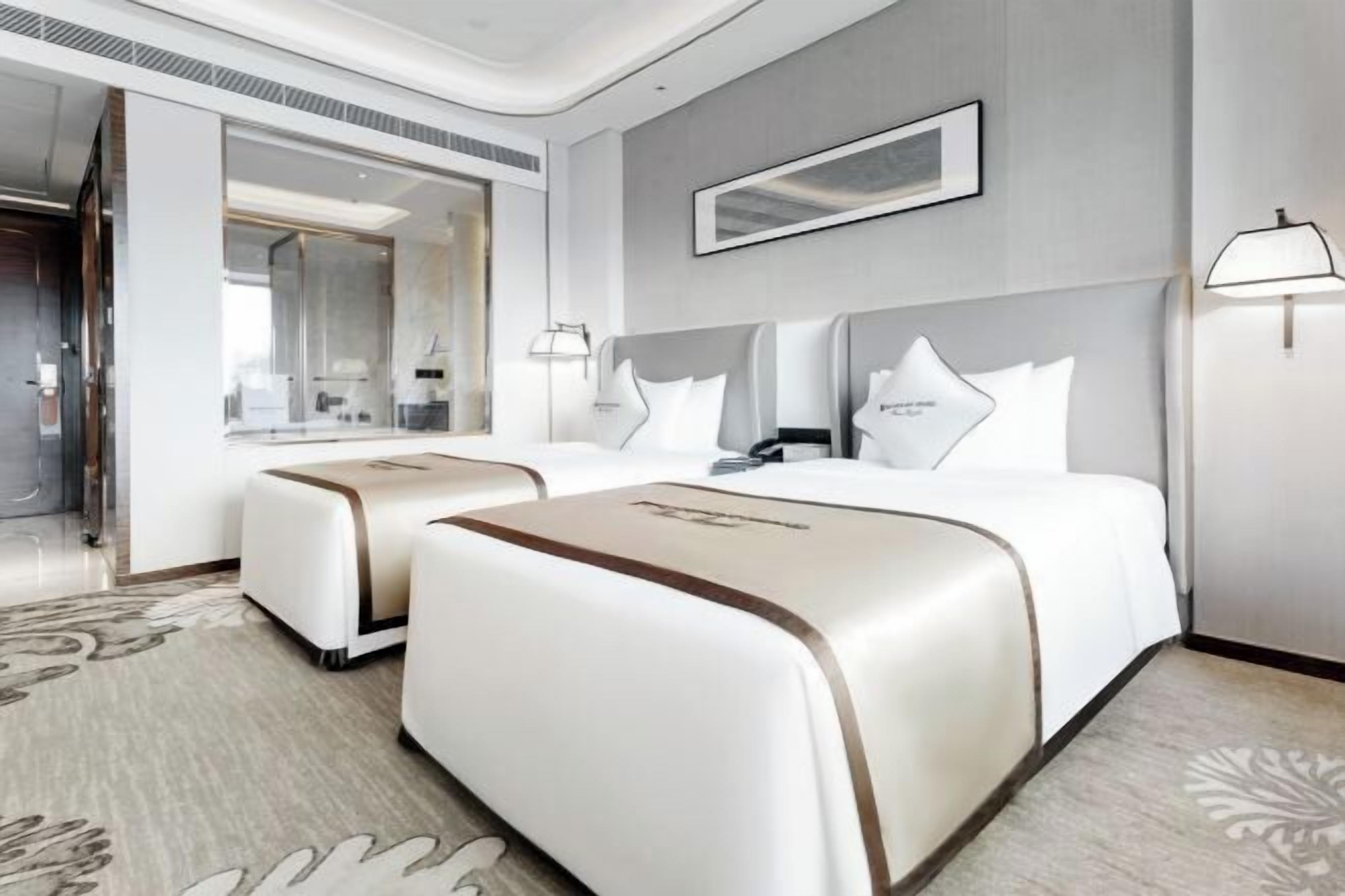 Minibar, in-room safe, desk, iron/ironing board