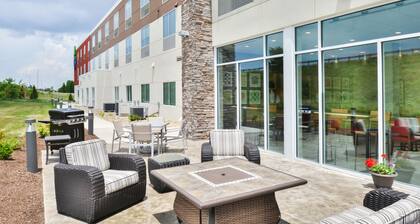 Holiday Inn Express & Suites Salem by IHG