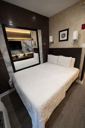 Chambre Standard, 1 grand lit, réfrigérateur | Literie de qualité supérieure, matelas mémoire de forme
