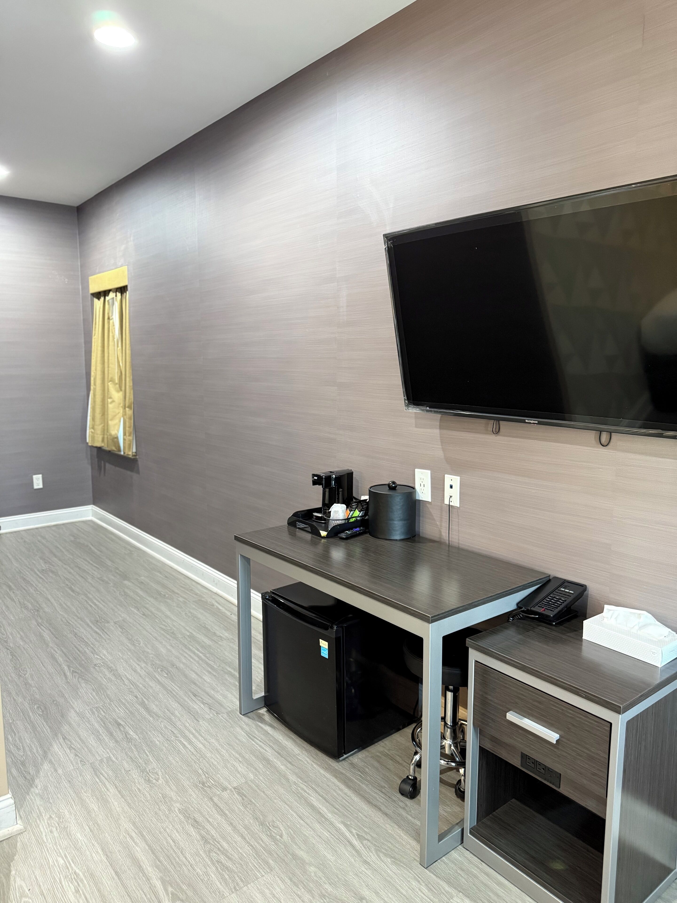 standard room, 1 double bed, refrigerator | 1 bedroom, premium bedding, memory-foam beds, in-room safe