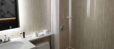 Standard Room, 1 Queen Bed, Refrigerator | Bathroom | Free toiletries, hair dryer, towels