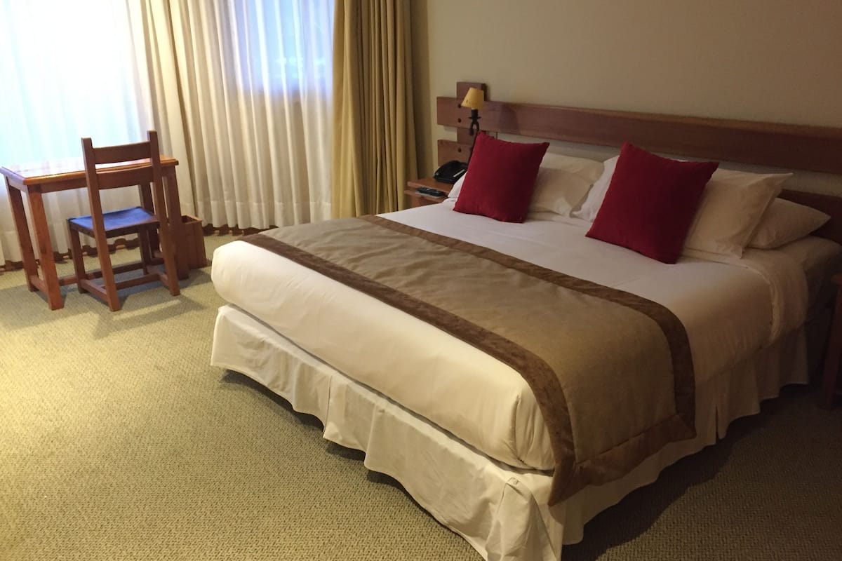 standard double room | in-room safe, desk, free cots/infant beds, rollaway beds