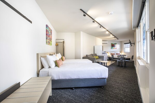 Standard Studio, Multiple Beds