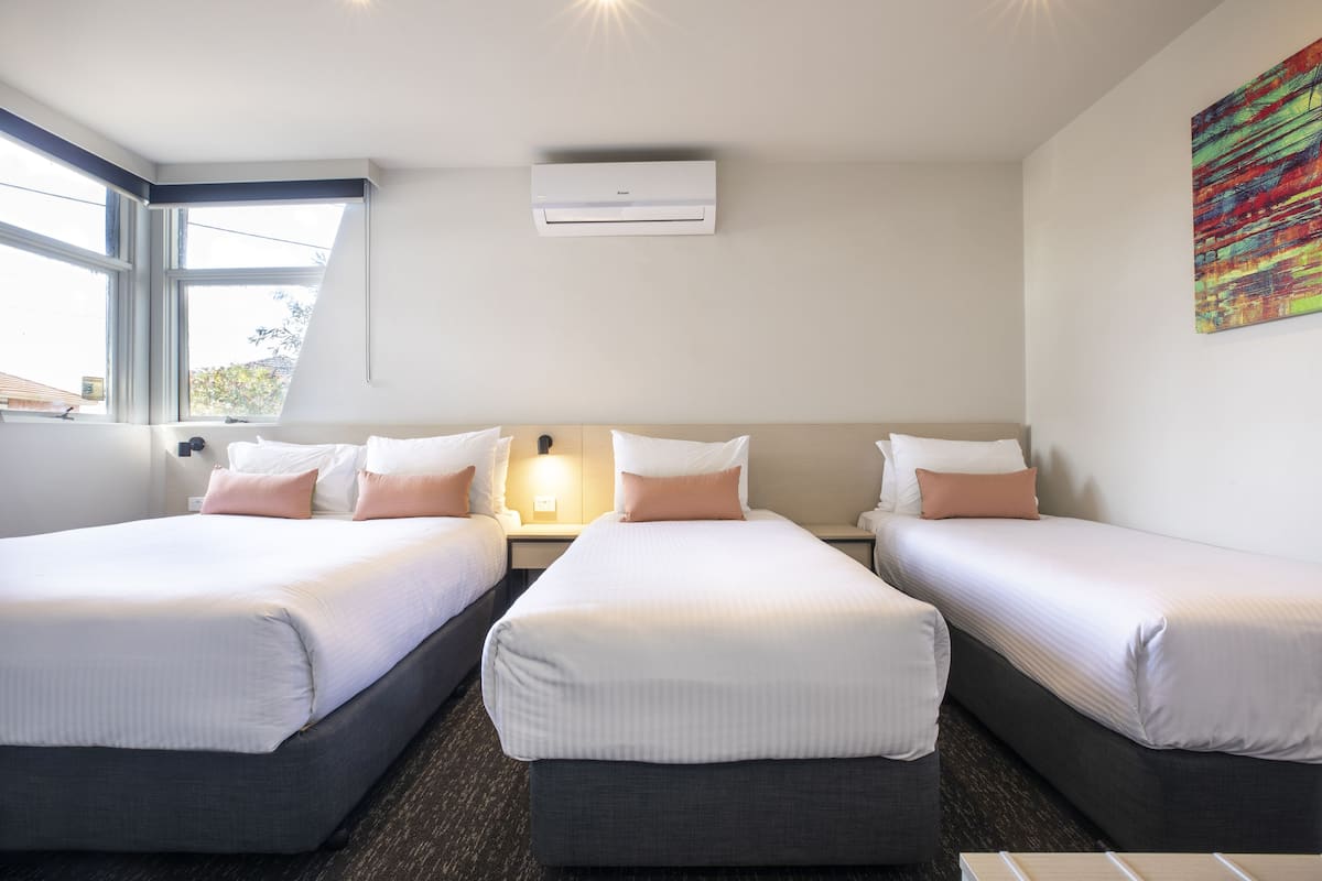 family studio | minibar, iron/ironing board, free wifi, bed sheets