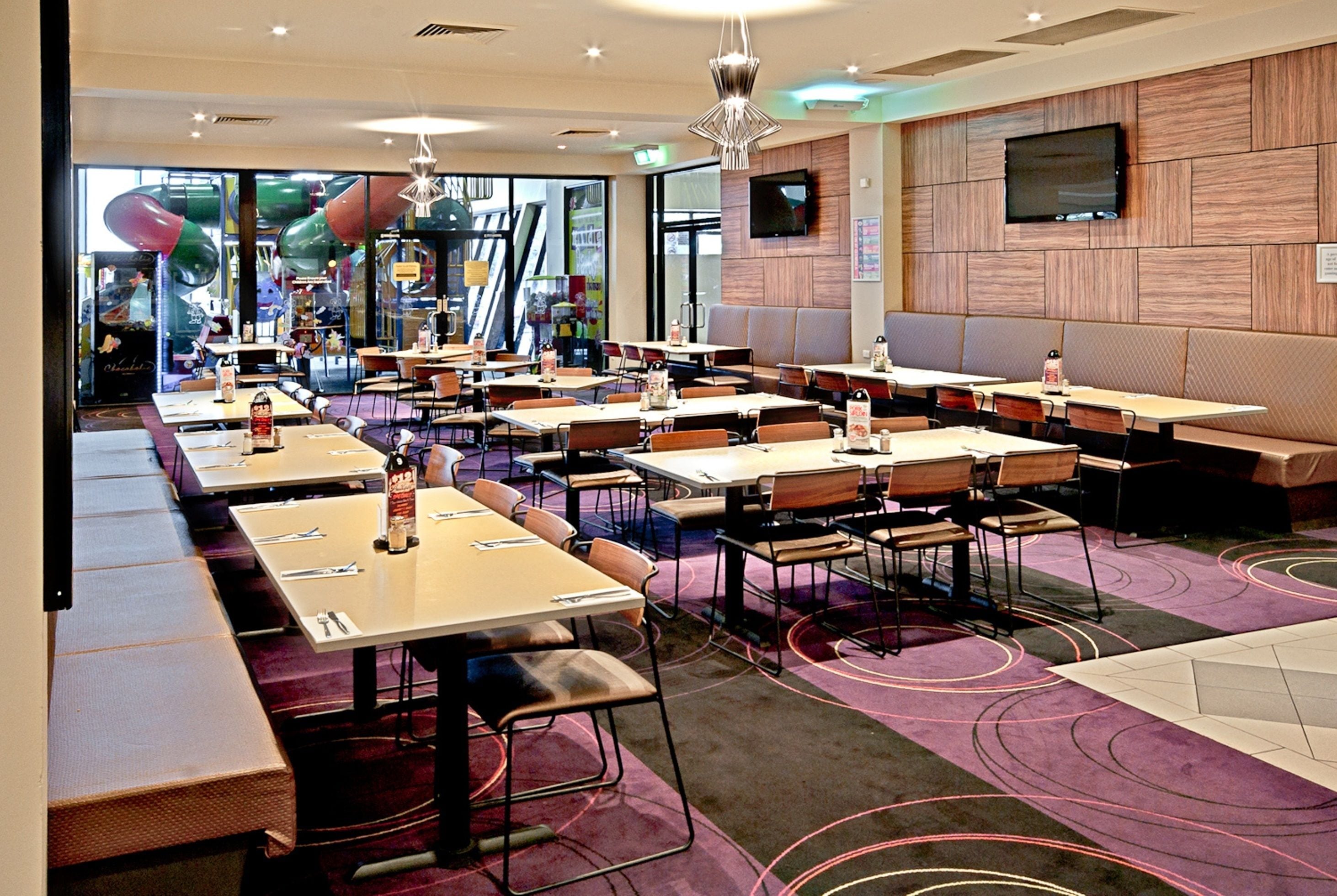 Lunch and dinner served