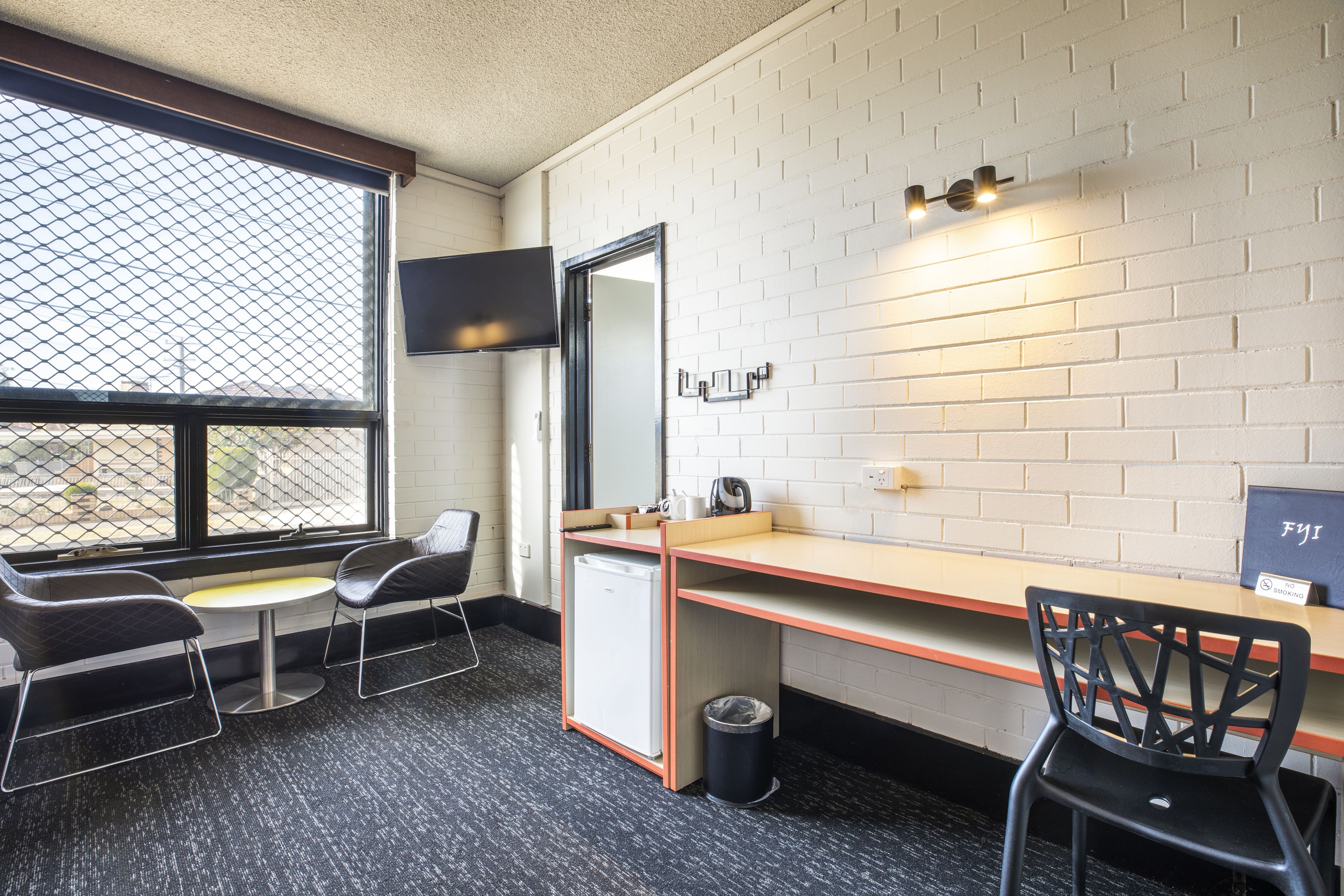 king studio | minibar, iron/ironing board, free wifi, bed sheets