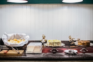 Daily buffet breakfast for a fee - Hotel InterAmericana (Americana)