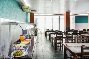 Daily buffet breakfast (BRL 18 per person)