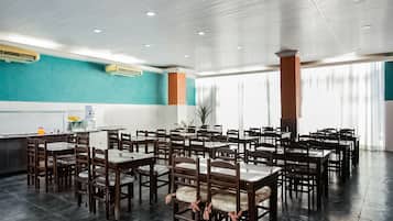 Daily buffet breakfast (BRL 18 per person)