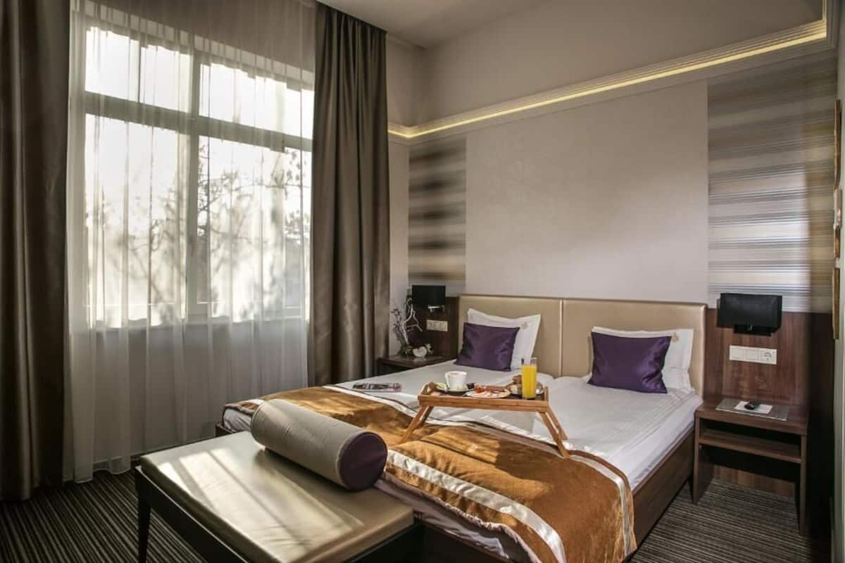 minibar, in-room safe, desk, soundproofing