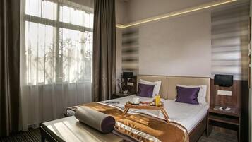 Minibar, Zimmersafe, Schreibtisch, schallisolierte Zimmer