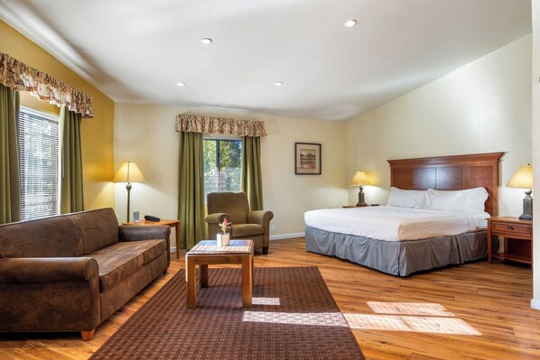 Studio (Oak - Lodge Full K) | Iron/ironing board, free WiFi, bed sheets